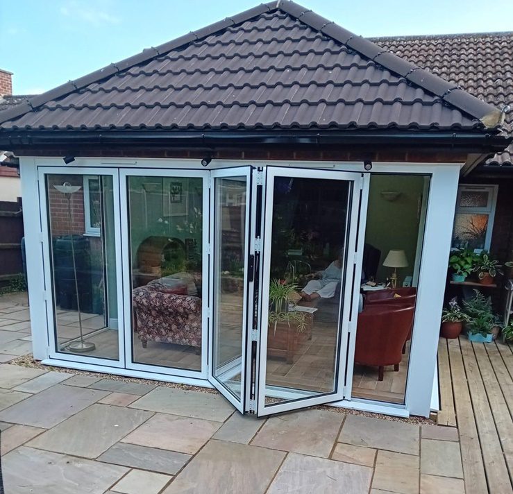 Sun Room by H.B. General Builders